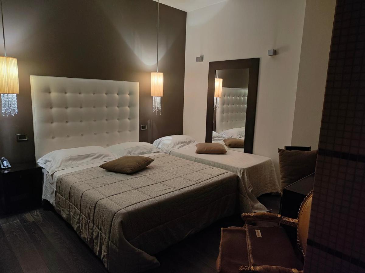 Hotel In - Lounge Room Cazzago  Exterior photo