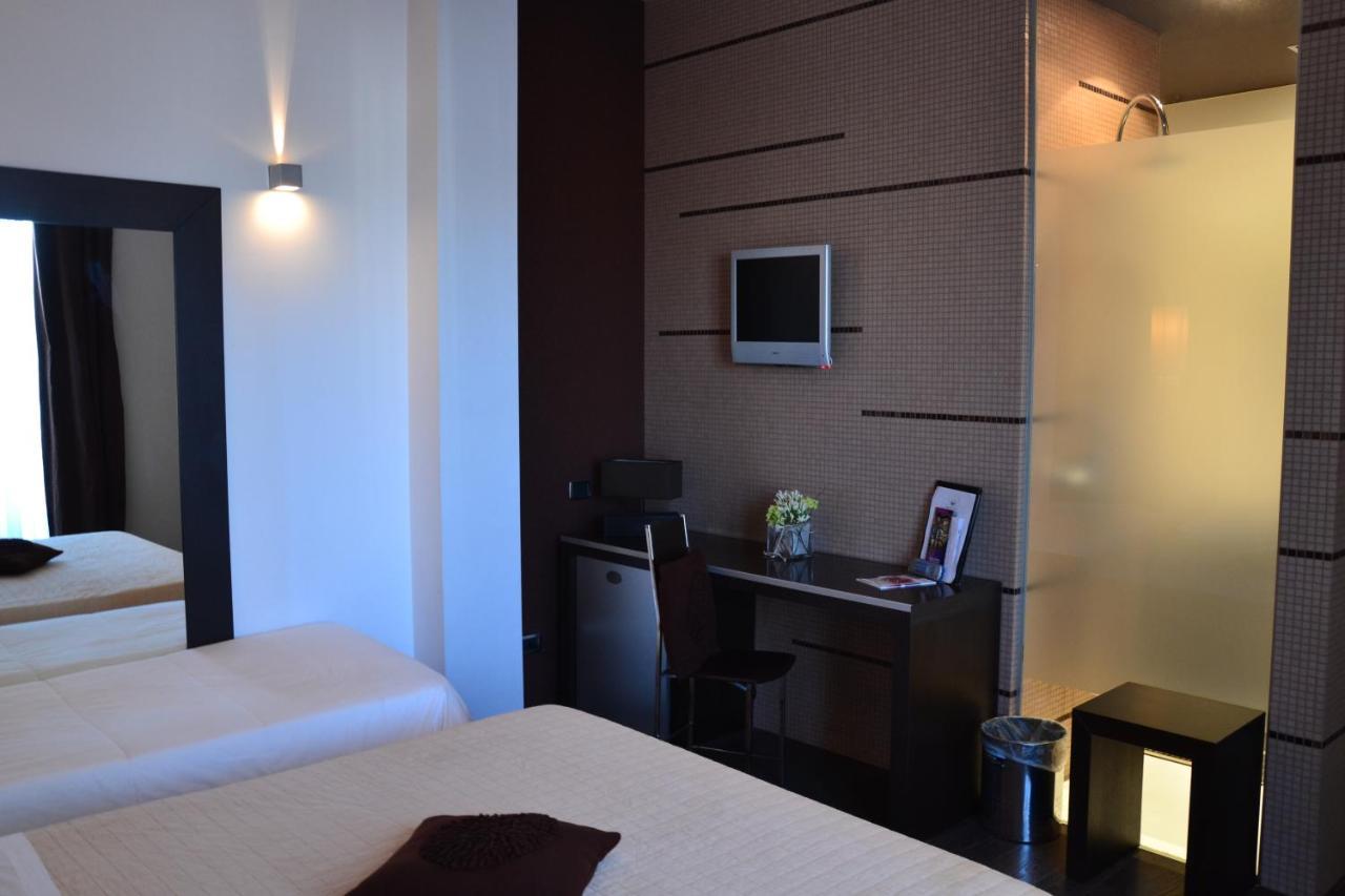 Hotel In - Lounge Room Cazzago  Exterior photo
