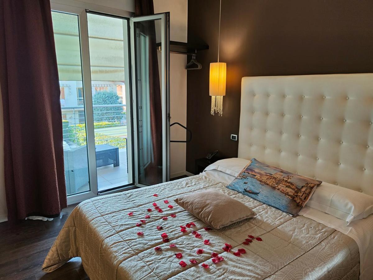 Hotel In - Lounge Room Cazzago  Exterior photo