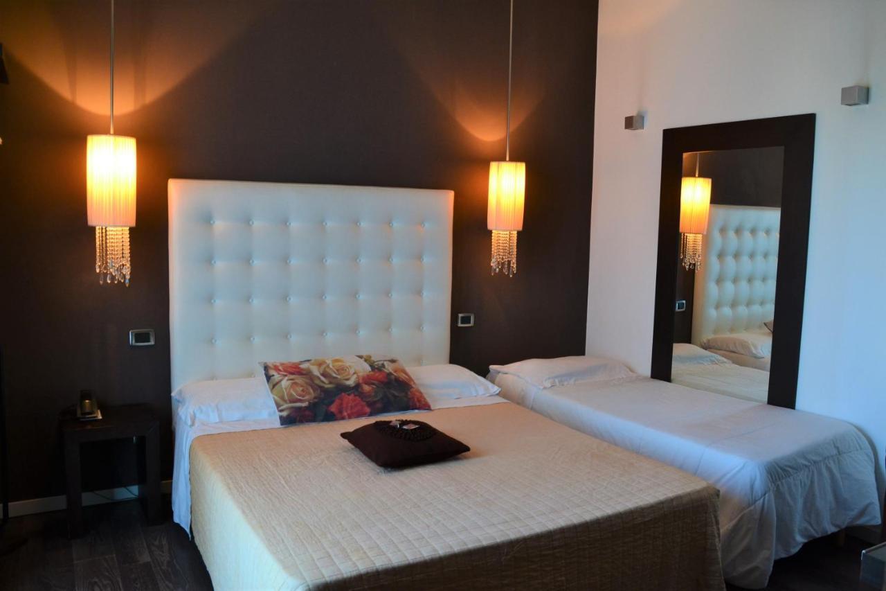 Hotel In - Lounge Room Cazzago  Exterior photo