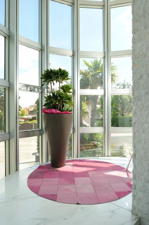 Hotel In - Lounge Room Cazzago  Exterior photo